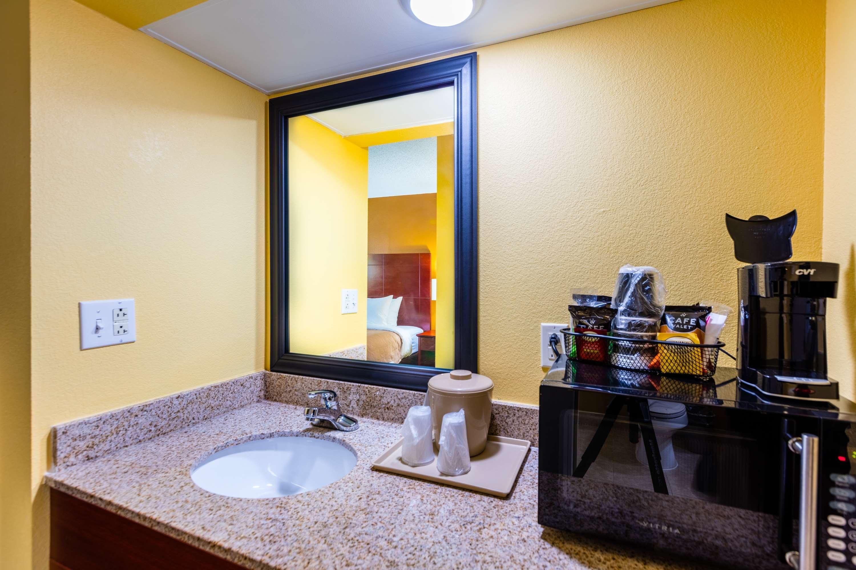 Best Western Milton Inn Екстер'єр фото